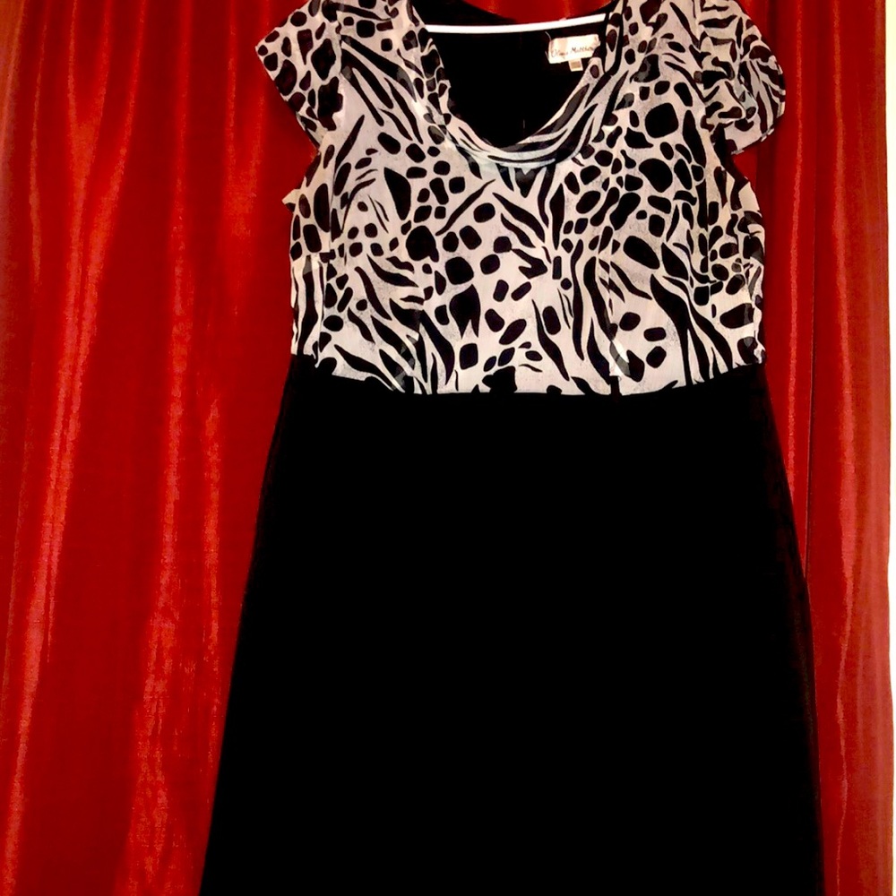 Olivia Matthews dress size:20w black and white
